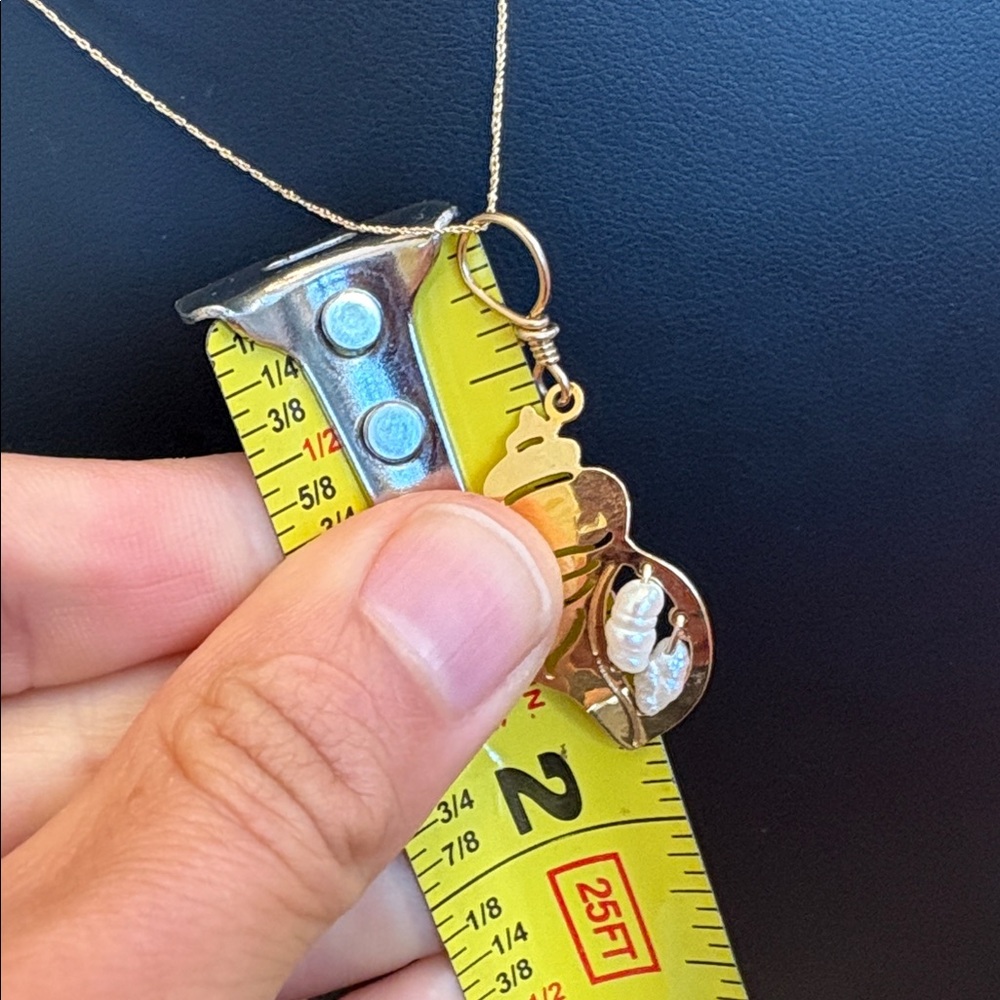Wild Bryde Seashell necklace pendant Hammered Gold Plated Fresh Water Pearls - Picture 9 of 10